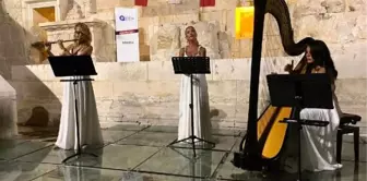 'Trio Patara Grubu' ilk konserini Patara'daki meclis binasında verdi