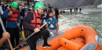 Bakan Kasapoğlu, Zap Nehri'nde rafting yaptı