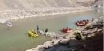 Zap Suyu'nda Türkiye Rafting Şampiyonası heyecanı