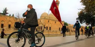 Türk bayraklı bisikleti ile dünyayı geziyor