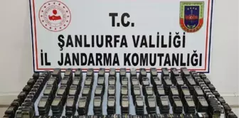 Şanlıurfa'da otomobilde 300 kaçak cep telefonu ele geçirildi