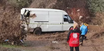 Manisa'da çaya uçan minibüsün sürücüsünü arama çalışmaları sürüyor