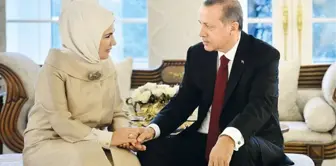 Cumhurbaşkanı Erdoğan ve eşi Emine Erdoğan'ın el ele tutuştukları romantik fotoğrafın hikayesi