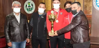 Aydınspor U19 Takımı şampiyonluk kupasına kavuştu