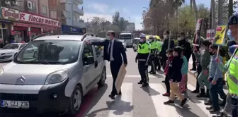 Yayalara öncelik vermek için düzenlenen kırmızı çizgi etkinliğine katılan kaymakam ezilmekten son anda kurtuldu