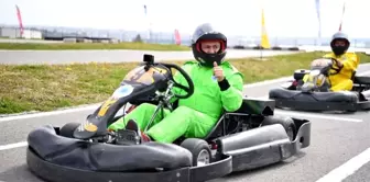 Tuzla'da ünlü radyocular karting ile stres attı