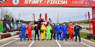 Ünlü radyocular karting ile stres attı