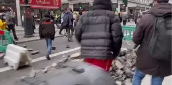 İngiltere'de polise yeni yetkiler veren tasarının protesto edildiği gösteriye polis müdahale etti