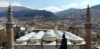 Ulu Cami'ye Ramazan mahyası asıldı