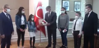 Vali Fuat Gürel, makamını öğrencilere bıraktı