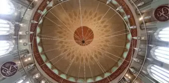 BU CUMA AÇILACAK... TAKSİM'DE YAPIMI BİTEN CAMİDE SON RÖTUŞLAR