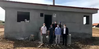 Murathanlar Köyü'nde imam evi ve köy mezarlığı duvarı yapımı tamamlanıyor