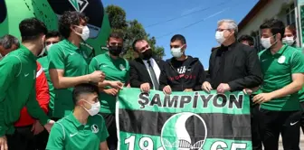 Sakaryaspor kafilesi play-off maçı için Van'a uğurlandı