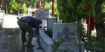 Son dakika haberleri | İzmirli şehit yakınlarından kabristan ziyareti