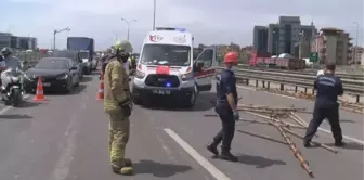 SAMANDIRA TEM OTOYOLU'NDA TIR DEVRİLDİ, YOL TRAFİĞE KAPANDI