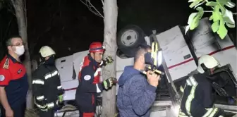 Denizli'de midibüs ve otomobil kazadan sonra şarampole yuvarlandı 3 ölü, 5 yaralı