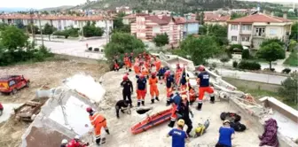 Konya Büyükşehir İtfaiye Dairesi Başkanlığı Tarafından Nefes Kesen Deprem Tatbikatı Gerçekleştirildi