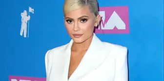 Kylie Jenner'dan vegan ve kalıcı ruj geliyor!