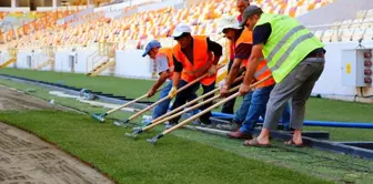 Yeni Malatya Stadyumu'nda çim serimi başladı