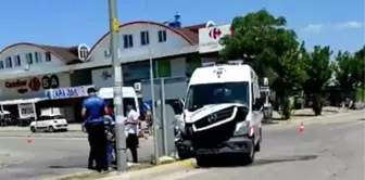 Son dakika! Antalya'da tur minibüsü ile ambulans çarpıştı