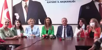 CHP Kadın Kolları Genel Başkanı Nazlıaka, partilileriyle bir araya geldi