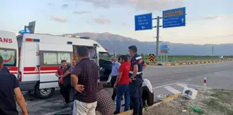 Isparta'da iki otomobil çarpıştı: 9 yaralı