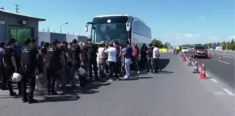 Tazminatlarını alamadıkları gerekçesiyle eylem yapan maden işçileri bakanlık yetkilileriyle görüştü