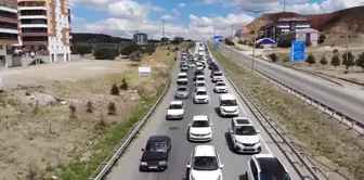 43 ilin geçiş güzergahında 'son gün' trafik yoğunluğu: Kilit kavşakta yine aynı manzara