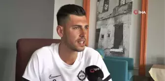 Ceyhun Gülselam: 'Süper Lig'den birçok teklif aldım ama Altay'ı seçerek doğru bir karar verdim'- Altaylı futbolcu Ceyhun Gülselam: - 'Mustafa hocanın...