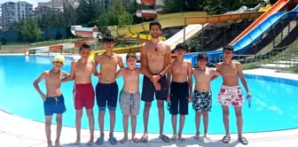 Keçiörenli minikler aqua parkta gönüllerince eğlendi