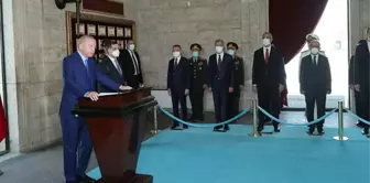 Cumhurbaşkanı Erdoğan Anıtkabir'de! Özel Defteri imzalayıp bir not yazdı: İşaret ettiğin gibi ülkemiz için mücadele ediyoruz