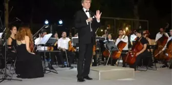 Ayvalık'ta '7. Müzik Festivali' TUGFO'nun konseriyle başladı