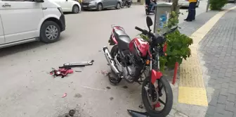 Vezirköprü'de otomobilin çarptığı motosiklet sürücüsü yaralandı