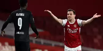 Cedric Soares, Arsenal'de kalıyor