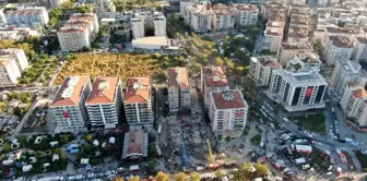 36 kişiye mezar olan Rıza Bey Apartmanı davasında depremzedeler fenalaştı, duruşma ertelendi