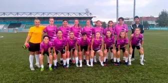 Bilecikspor Kadın Futbol Takımı Sakarya'da galip gelmesini bildi