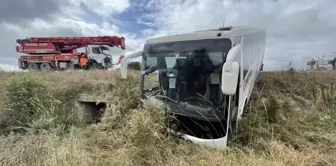 KASTAMONU - Yolcu otobüsü ile minibüs çarpıştı, 10 kişi yaralandı