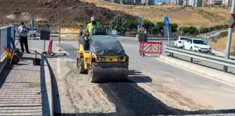 Karşıyaka ve Karabağlar'da yağmur suyu hattı çalışmaları sürüyor