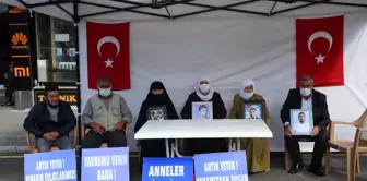 Muş'ta evlat nöbetine 2 aile daha katıldı