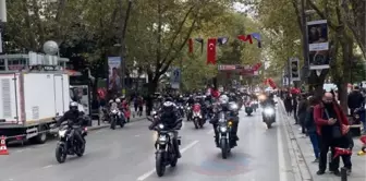 MOTOSİKLETLİLERDEN BAĞDAT CADDESİ'NDE 29 EKİM KORTEJİ