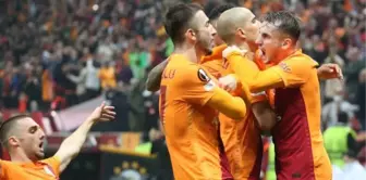 Galatasaray tur kapısını araladı