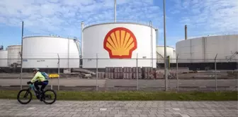 Merkezini İngiltere'ye taşımaya hazırlanan enerji devi Royal Dutch Shell ismini değiştiriyor