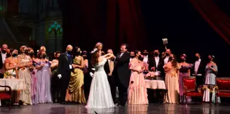 Mersin Devlet Opera ve Balesi 'La Traviata' operasını sanatseverlerle buluşturdu