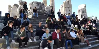 ADÜ'lü gençler Apollon Tapınağı'nı ziyaret etti