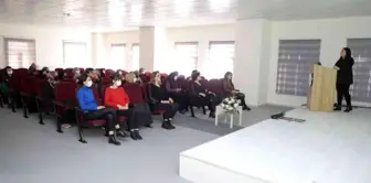 Kursiyerlere 'Kadın hakları ve cinsiyet eşitliği' konulu konferans