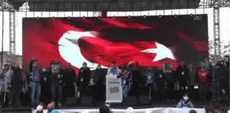 Türk Metal Sendikası üyesi işçiler miting düzenledi