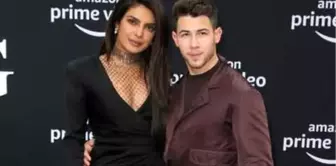 Priyanka Chopra ve Nick Jonas Noel'de hasret giderecek