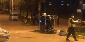 Antalya'da hafif ticari araç ile otomobilin çarpışması sonucu 4 kişi yaralandı