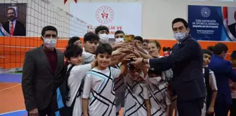 Ortaokullar arası voleybol turnuvası sona erdi