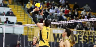 VakıfBank, Axa Sigorta Kupa Voley'de yarı finalde